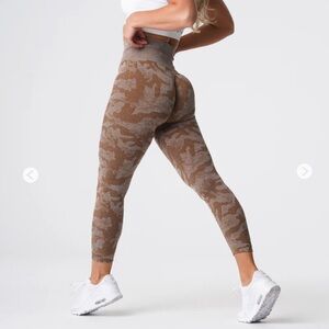 Extra small NVGTN mocha camo seamless leggings - like new